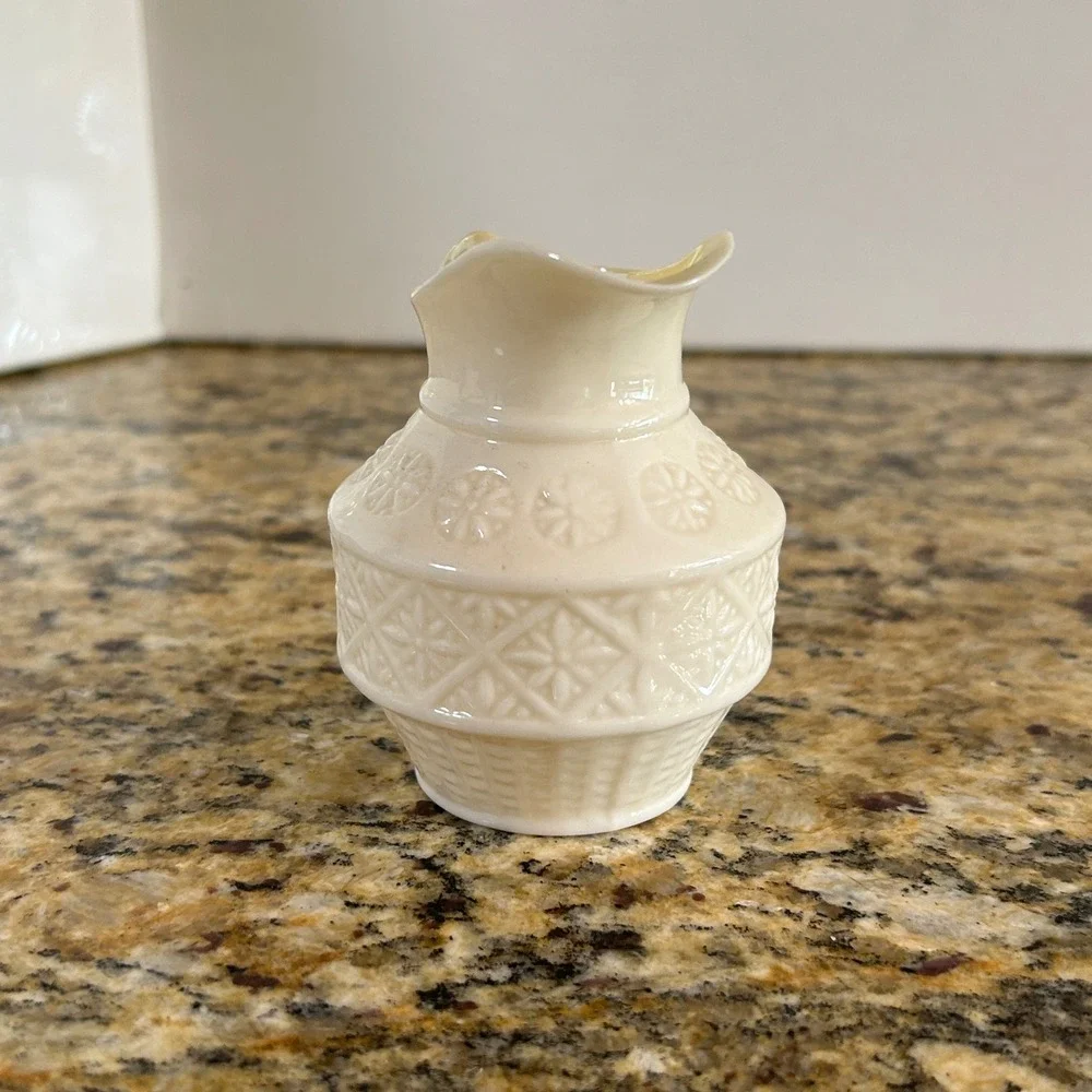 Belleek Neptune Creamer Small‎ Ivory Iridescent Shell Pattern Irish Porcelain